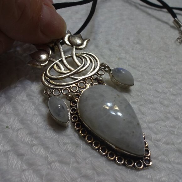 Stunning RAINBOW MOONSTONE FLORAL Handmade Sterling 925 Pendant/Cord #809C - Picture 2 of 3